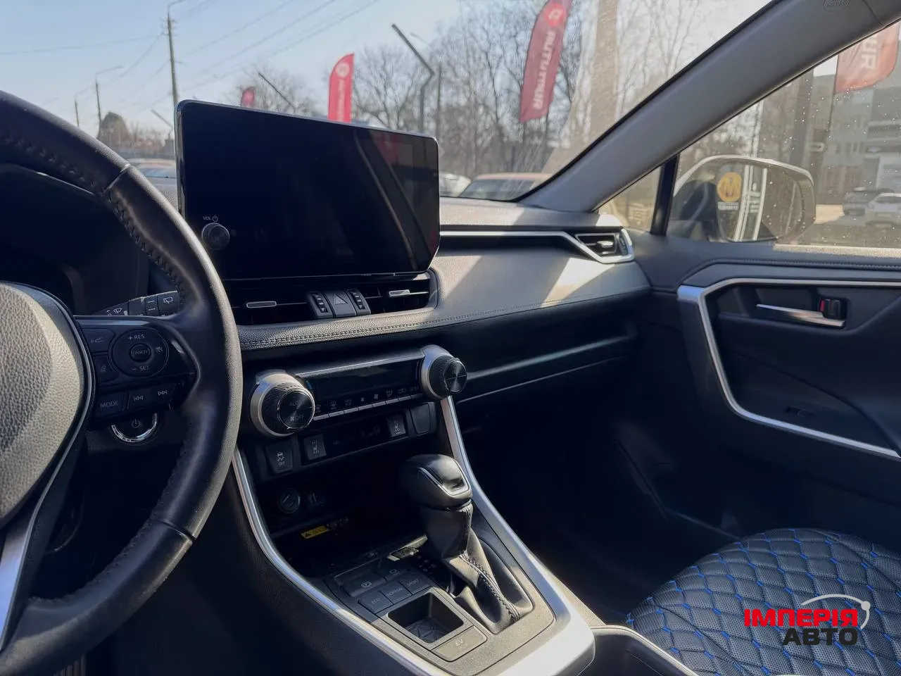 Toyota RAV4 - фото 11