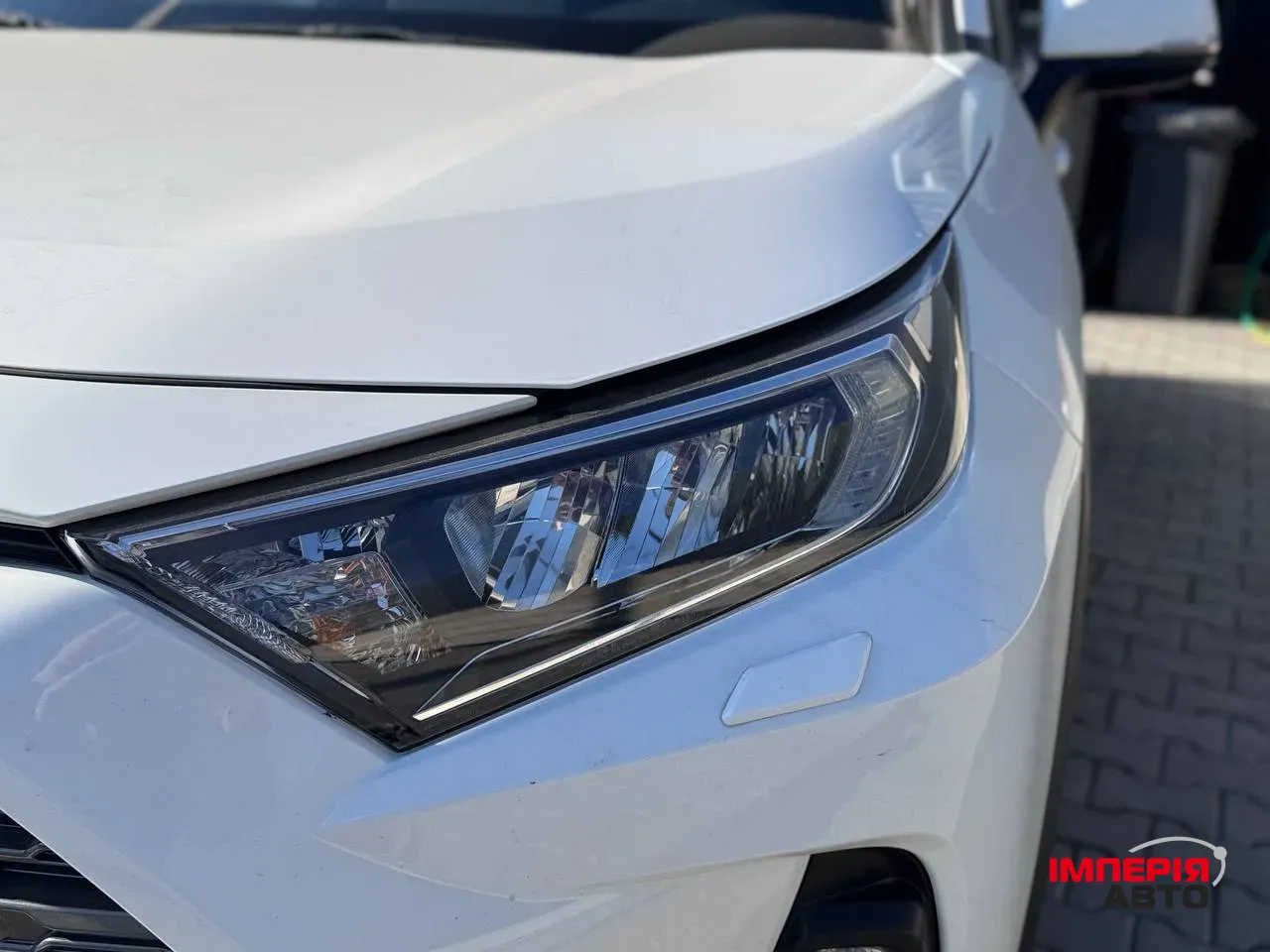 Toyota RAV4 - фото 3