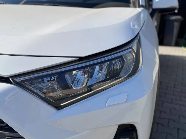 Toyota RAV4 - фото 3