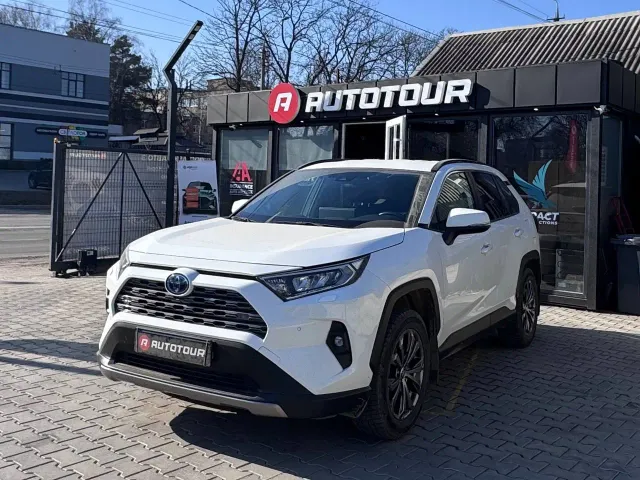 Toyota RAV4 - фото 2