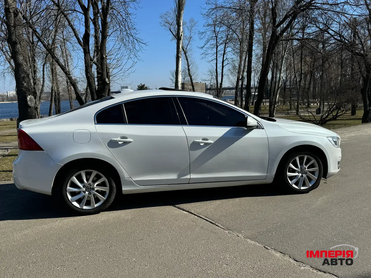 Volvo S60 - фото 11