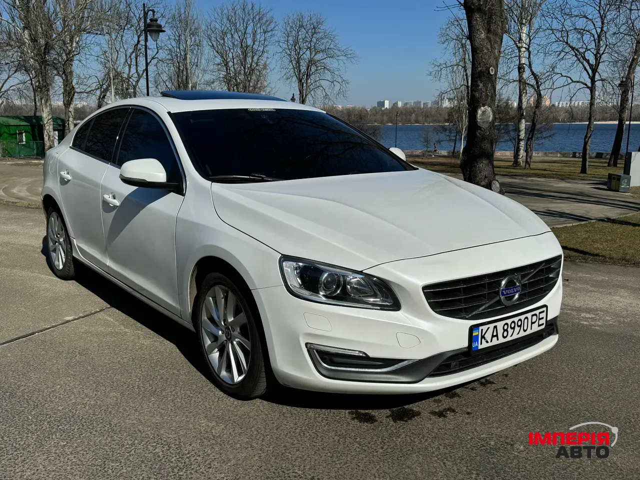 Volvo S60 - фото 1