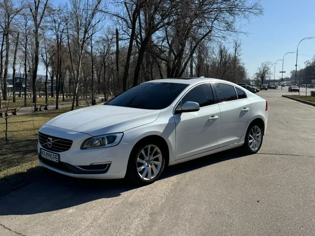 Volvo S60 - фото 3