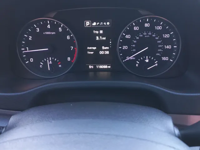 Hyundai Elantra - фото 4