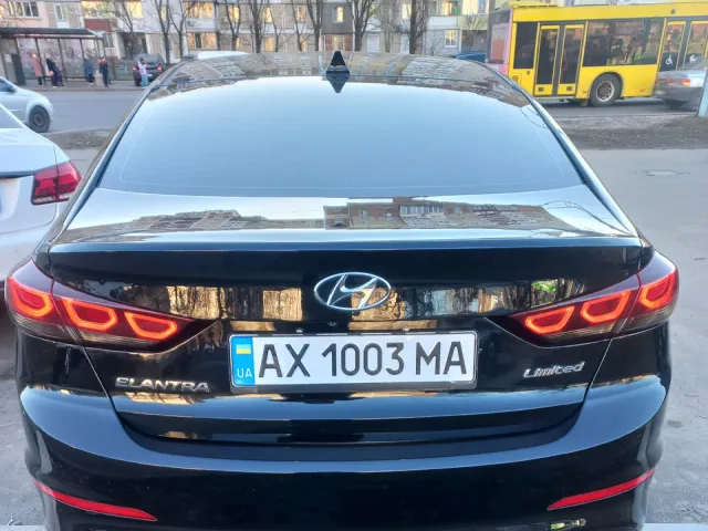 Hyundai Elantra - фото 5