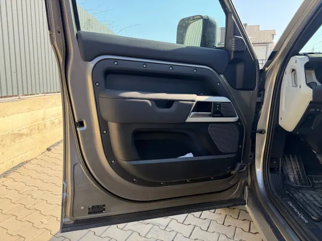 Land Rover Defender - фото 5