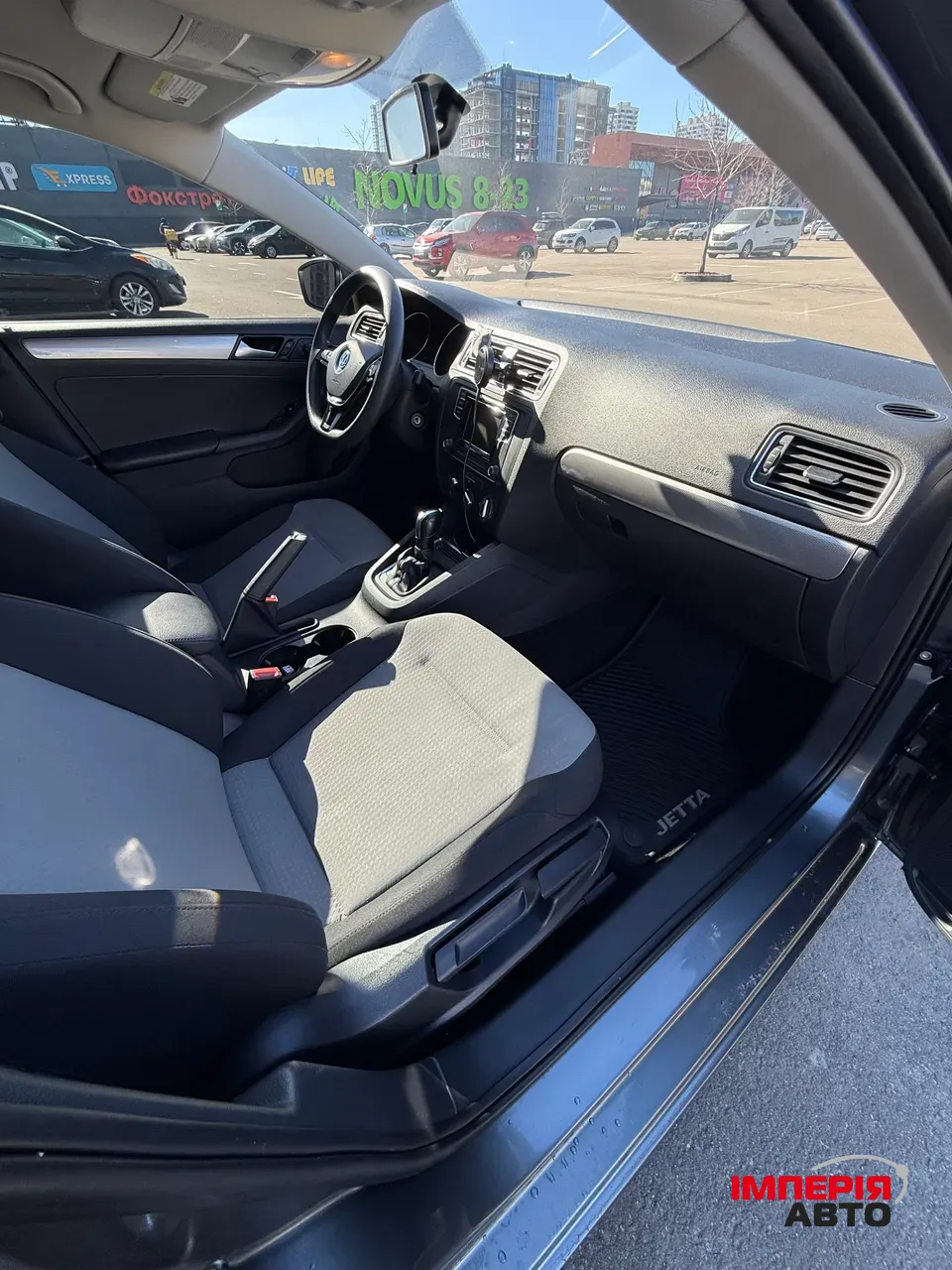 Volkswagen Jetta - фото 12