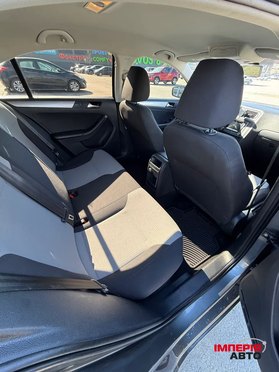 Volkswagen Jetta - фото 5