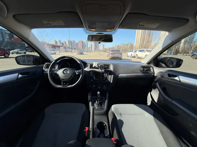 Volkswagen Jetta - фото 3