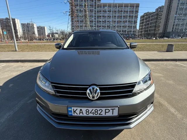 Volkswagen Jetta - фото 1