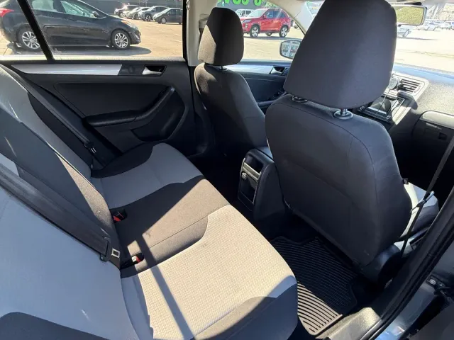 Volkswagen Jetta - фото 5