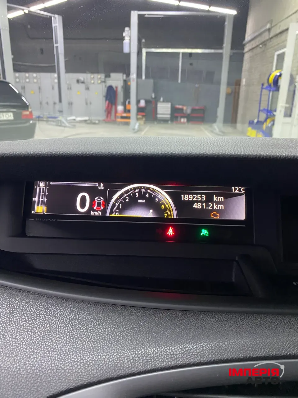 Renault Scenic - фото 16