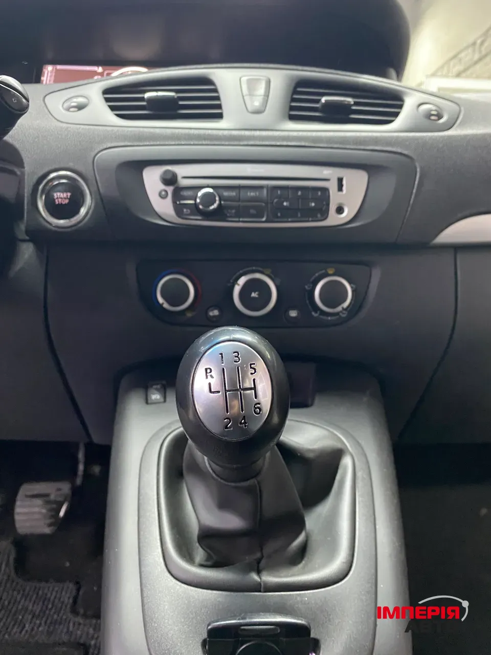 Renault Scenic - фото 15