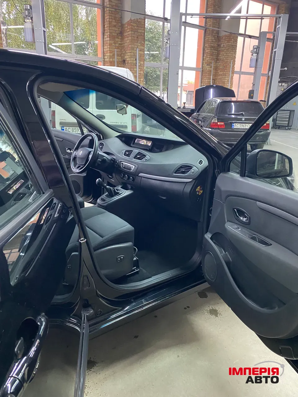 Renault Scenic - фото 13