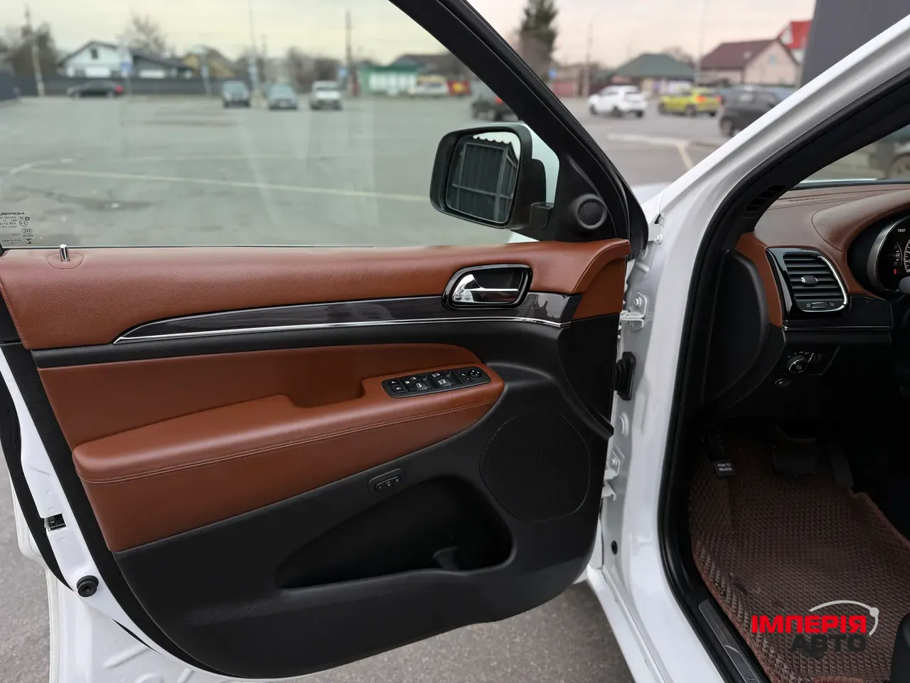 Jeep Grand Cherokee - фото 12