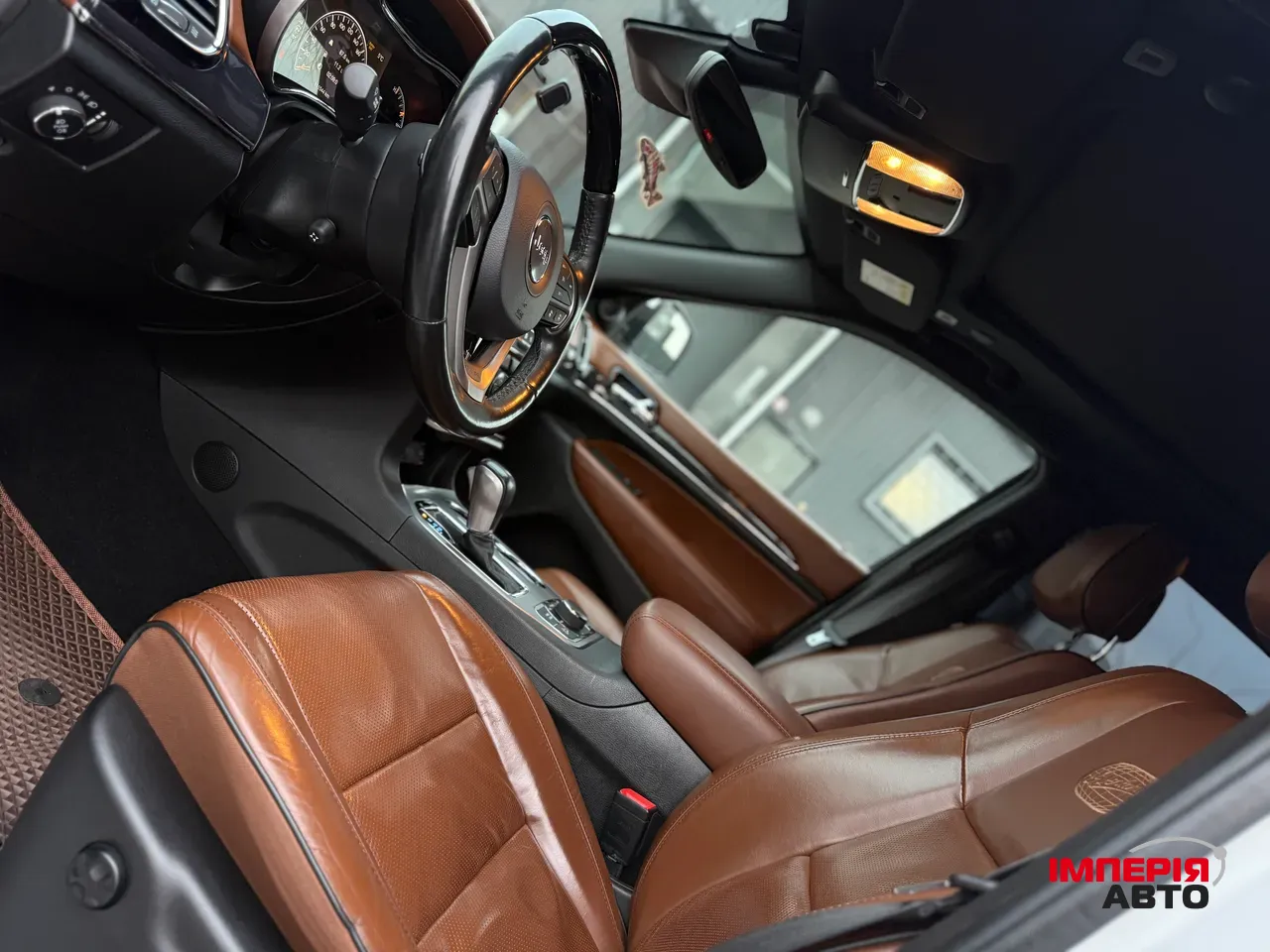 Jeep Grand Cherokee - фото 9