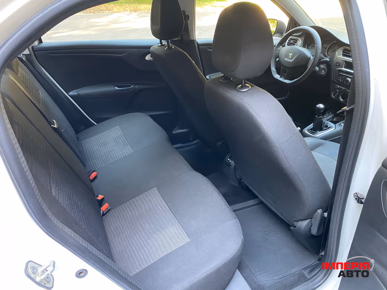 Peugeot 301 - фото 32