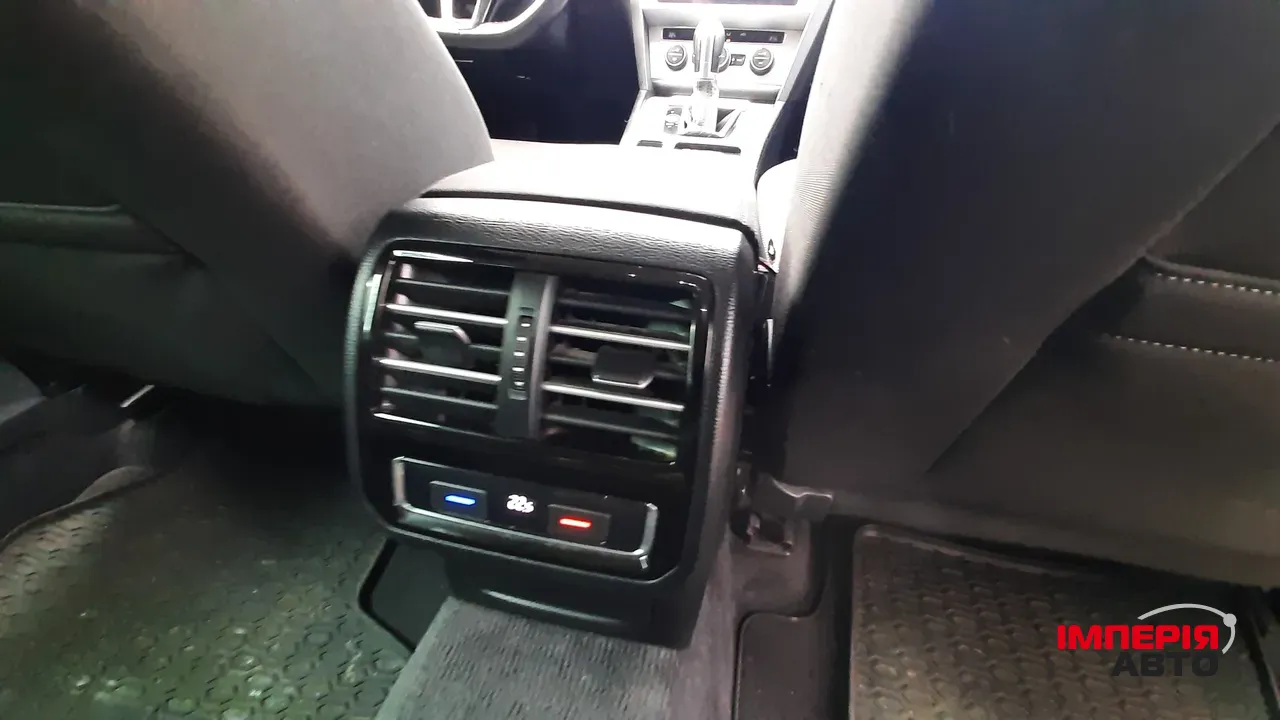 Volkswagen Passat - фото 42