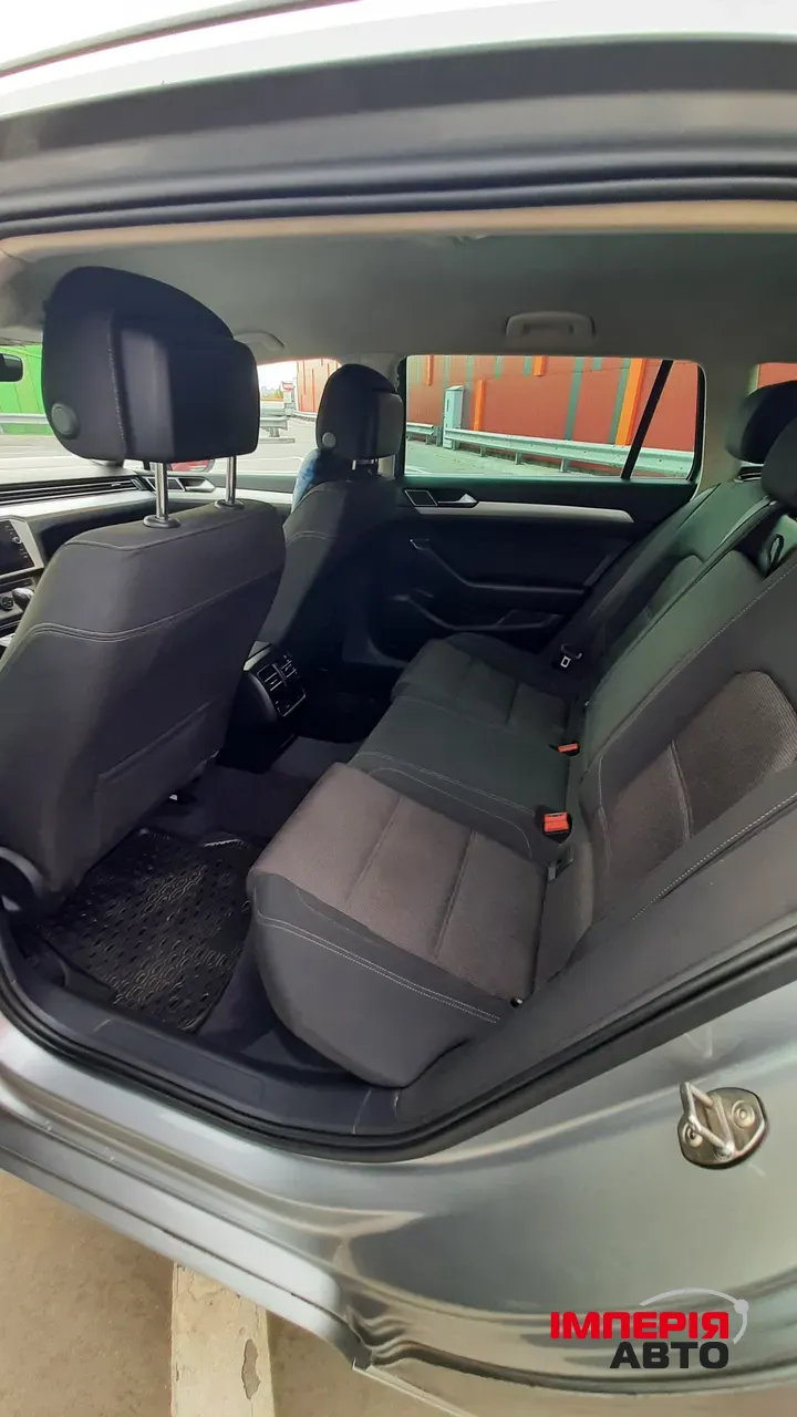 Volkswagen Passat - фото 24