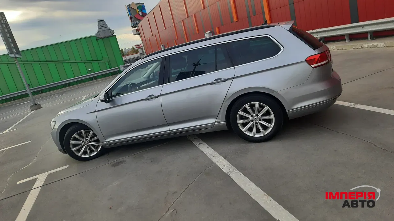 Volkswagen Passat - фото 16