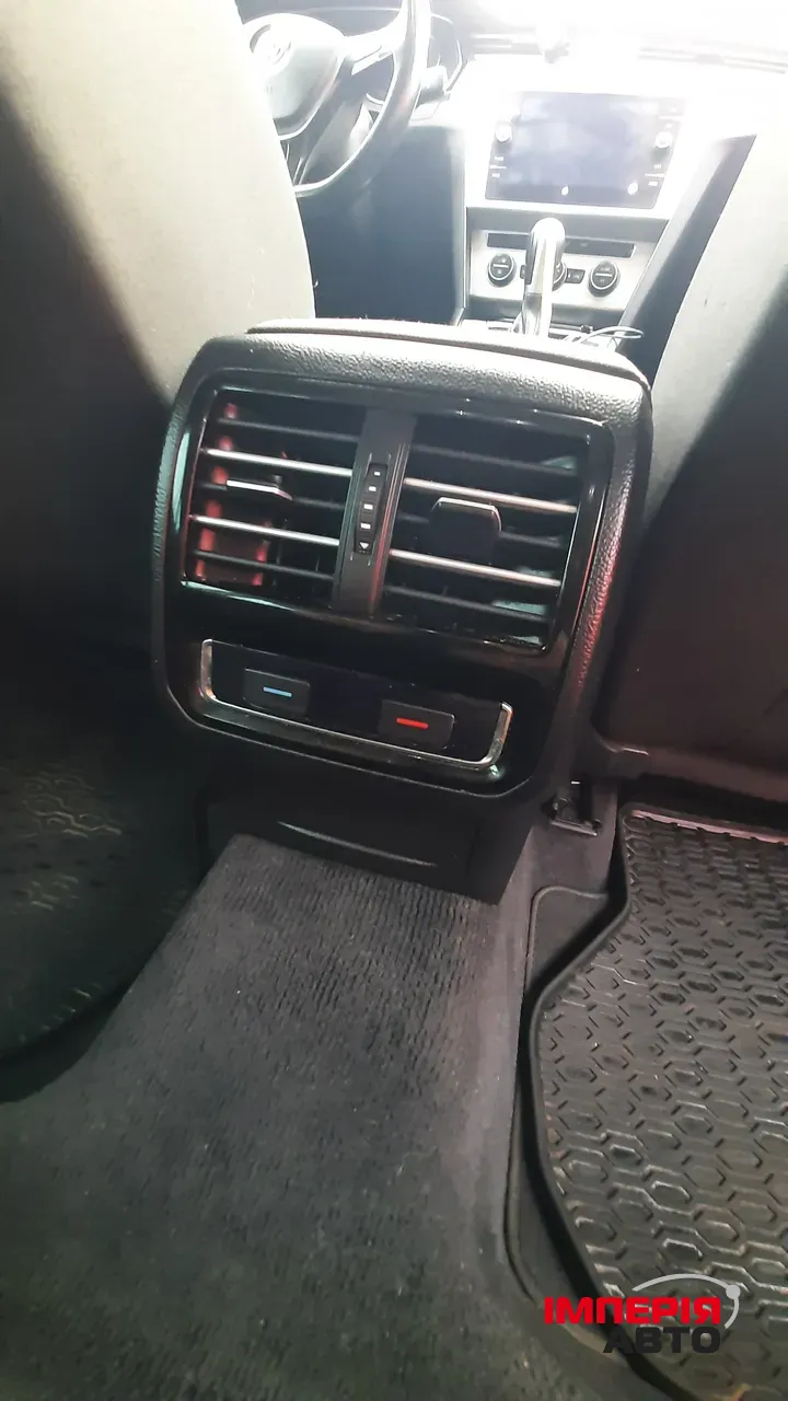 Volkswagen Passat - фото 30