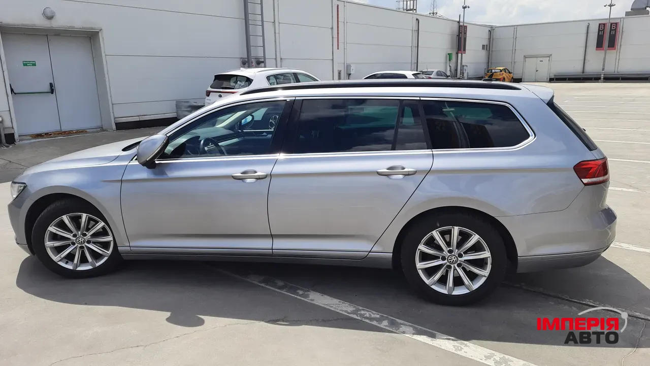 Volkswagen Passat - фото 6