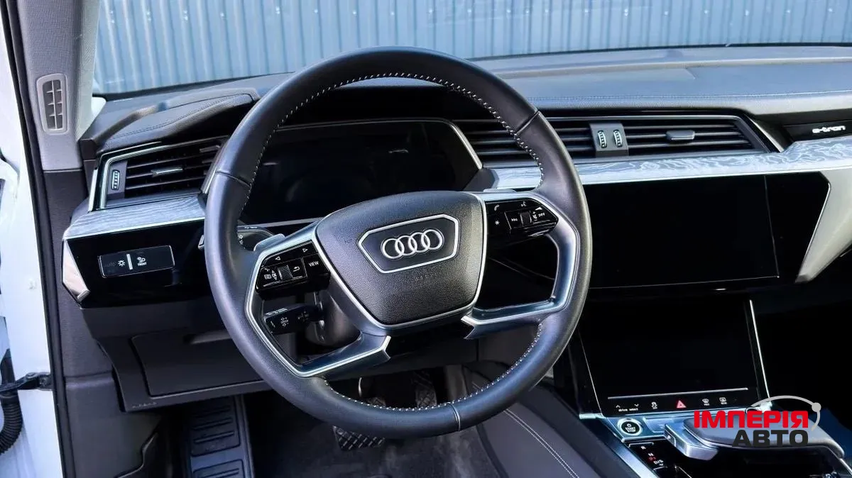 Audi e-tron - фото 8