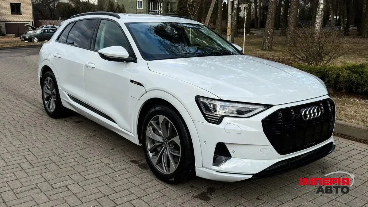 Audi e-tron - фото 3
