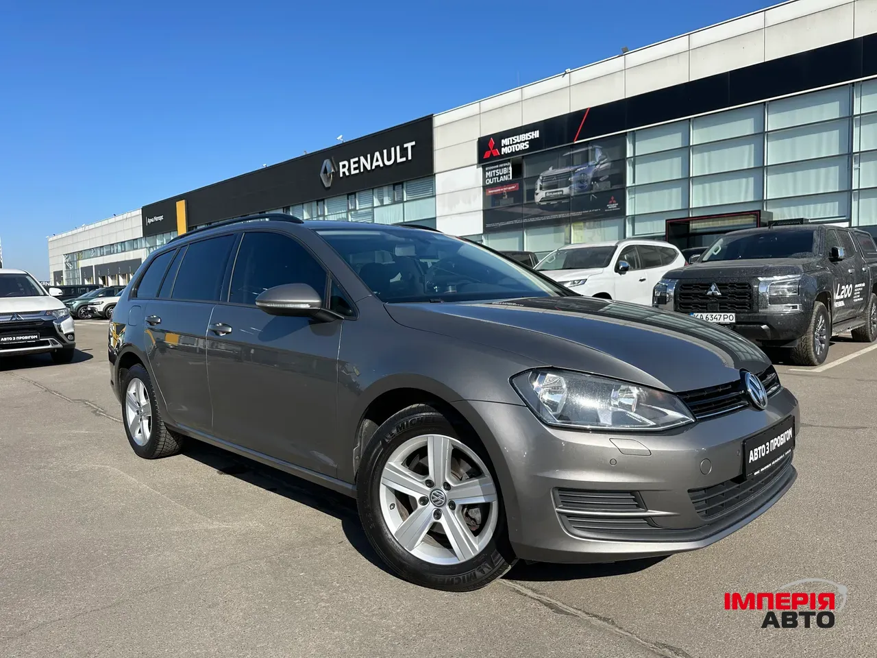 Volkswagen Golf - фото 1