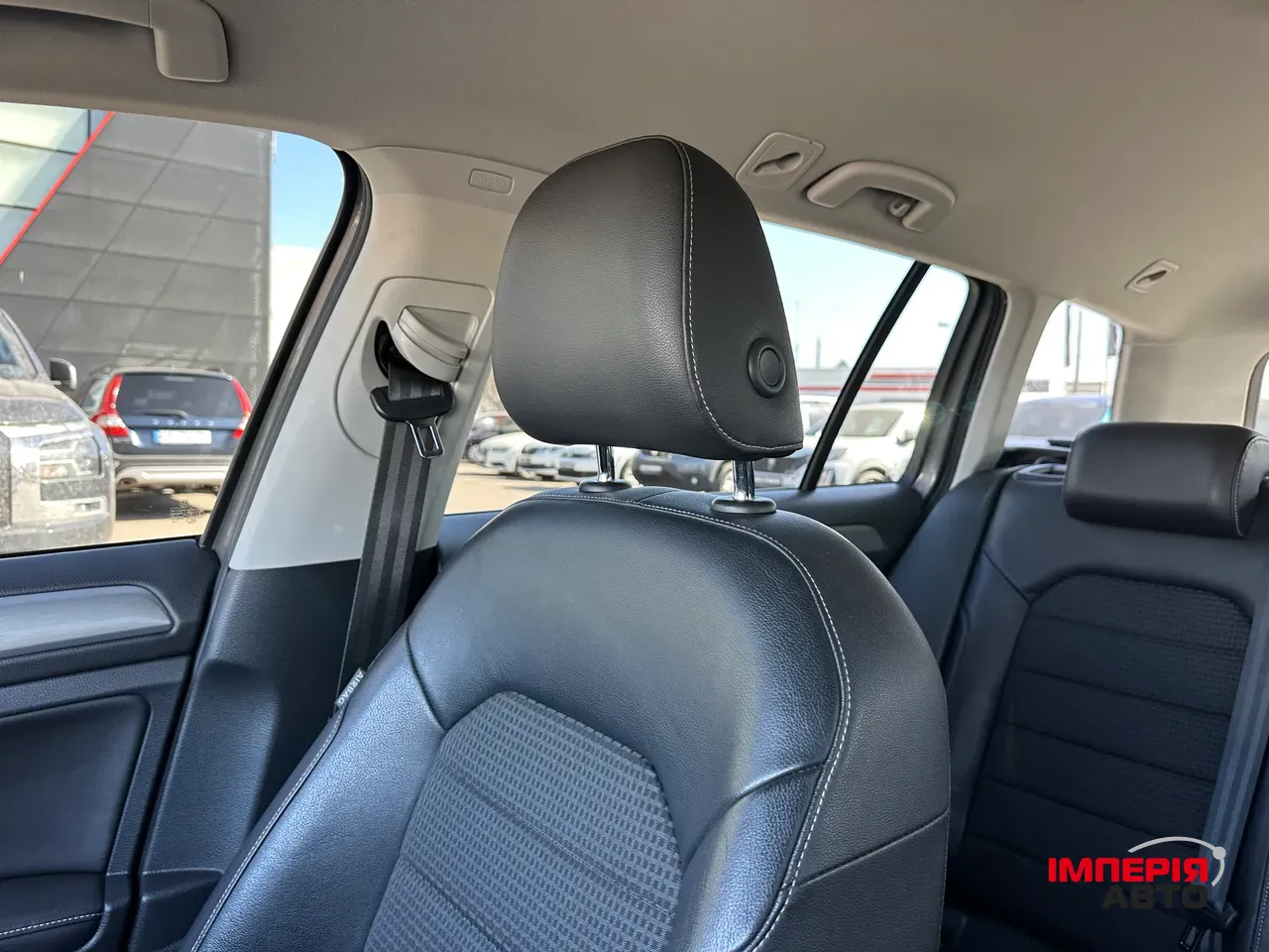 Volkswagen Golf - фото 16