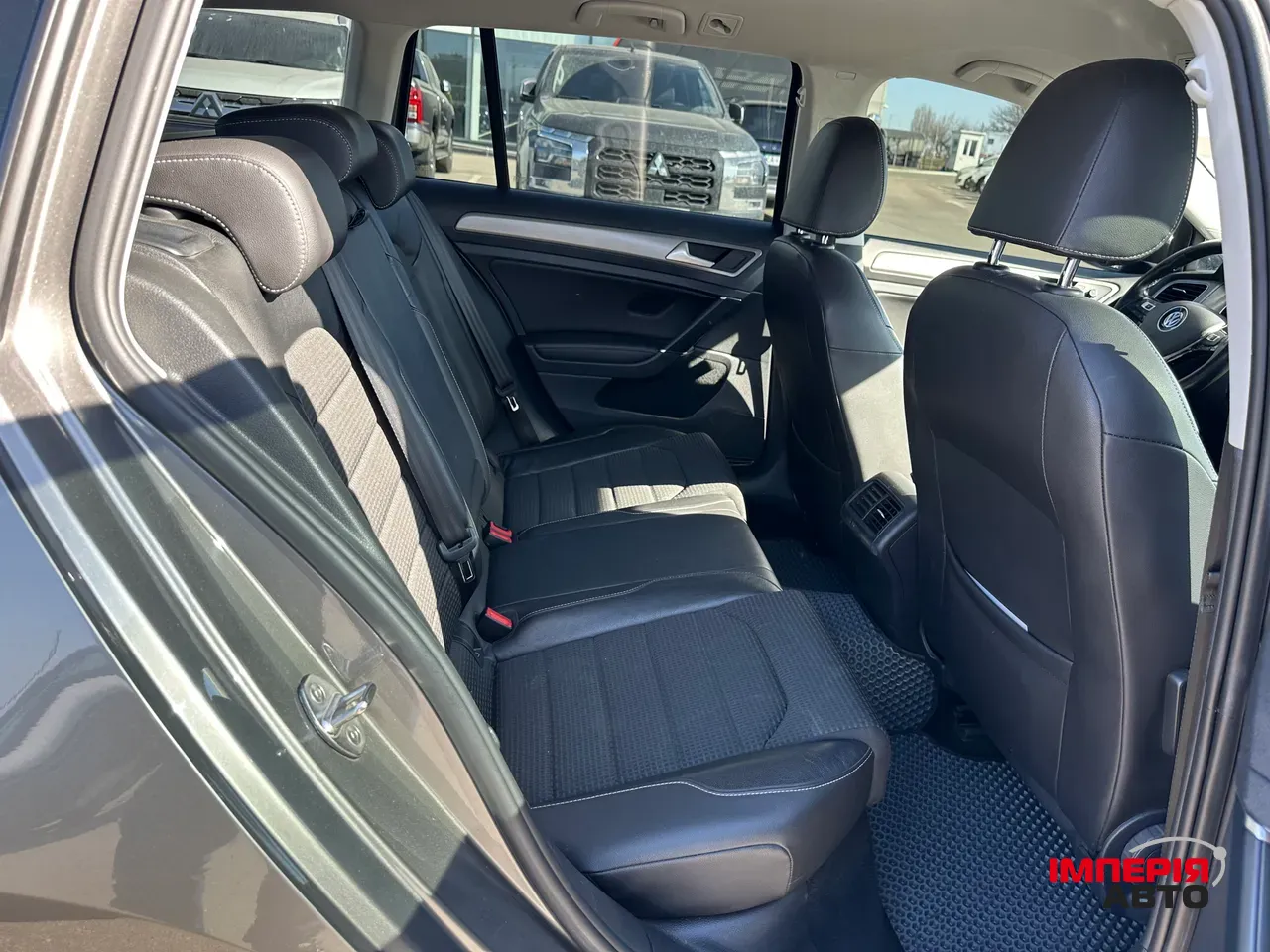 Volkswagen Golf - фото 18