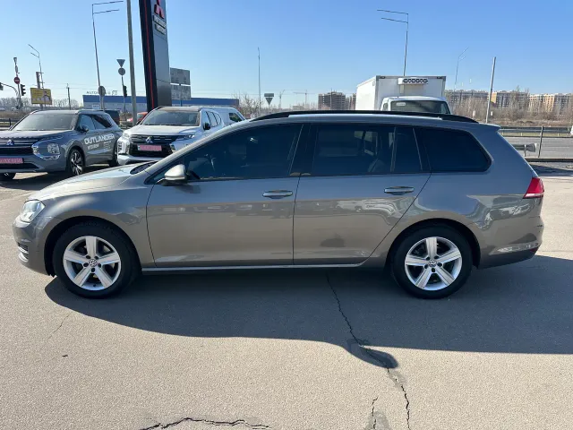 Volkswagen Golf - фото 4