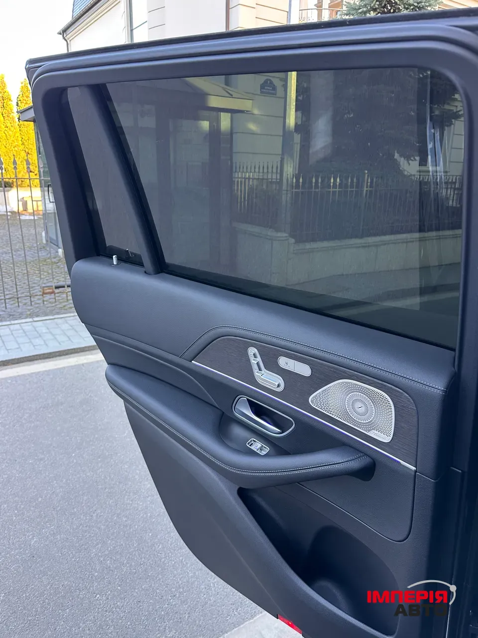 Mercedes-Benz GLS - фото 17