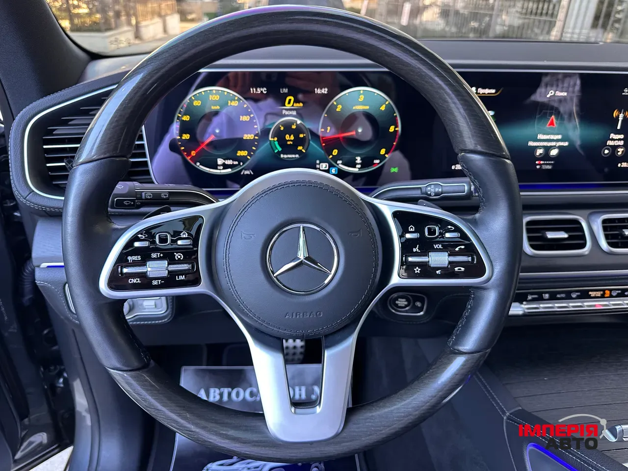 Mercedes-Benz GLS - фото 12