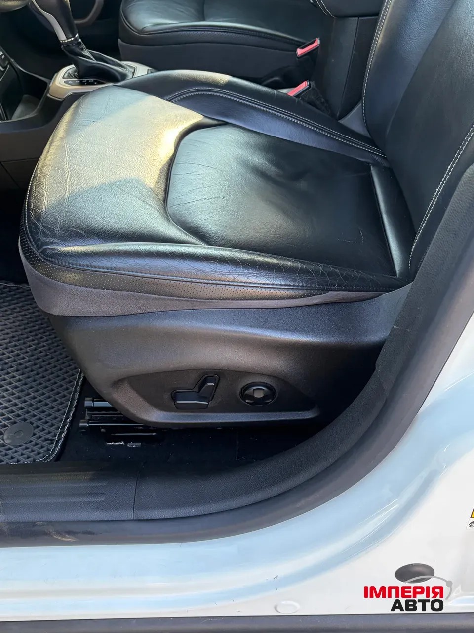 Jeep Renegade - фото 10