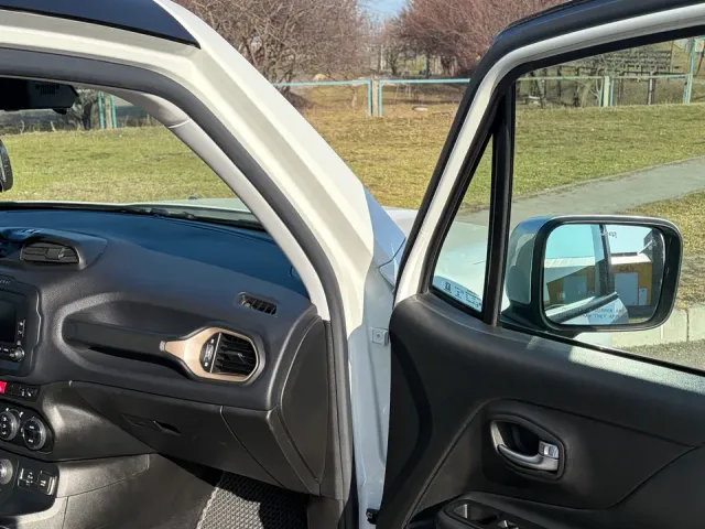 Jeep Renegade - фото 5