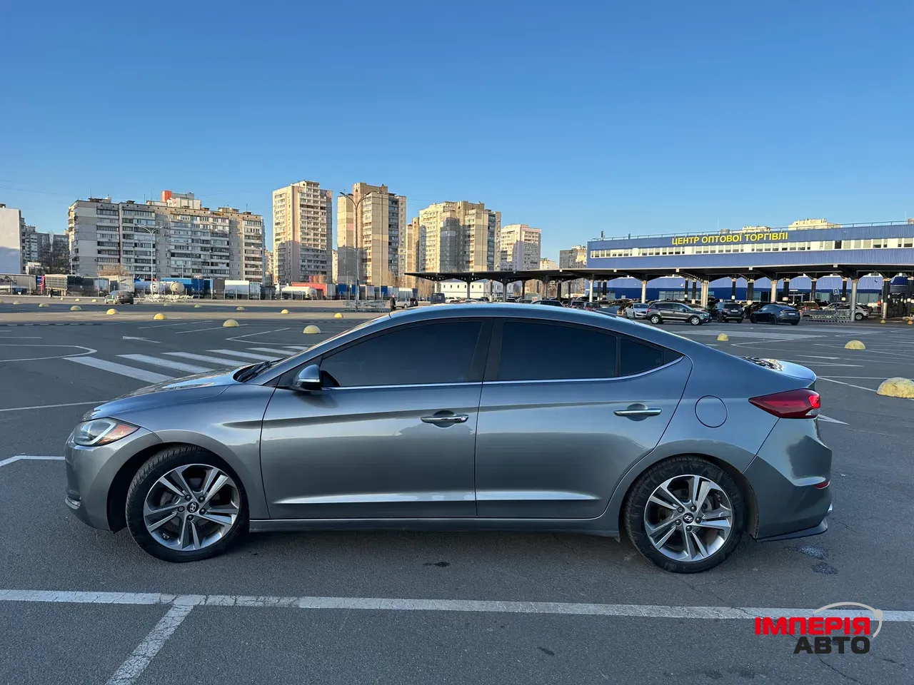 Hyundai Elantra - фото 4
