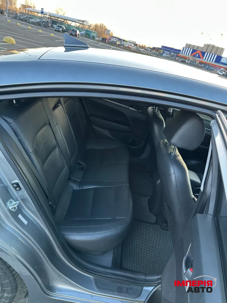 Hyundai Elantra - фото 11