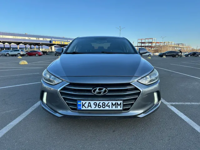 Hyundai Elantra - фото 5