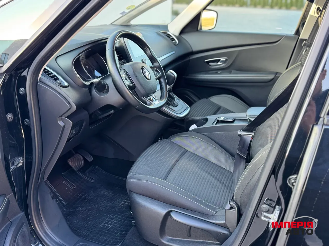 Renault Scenic - фото 11