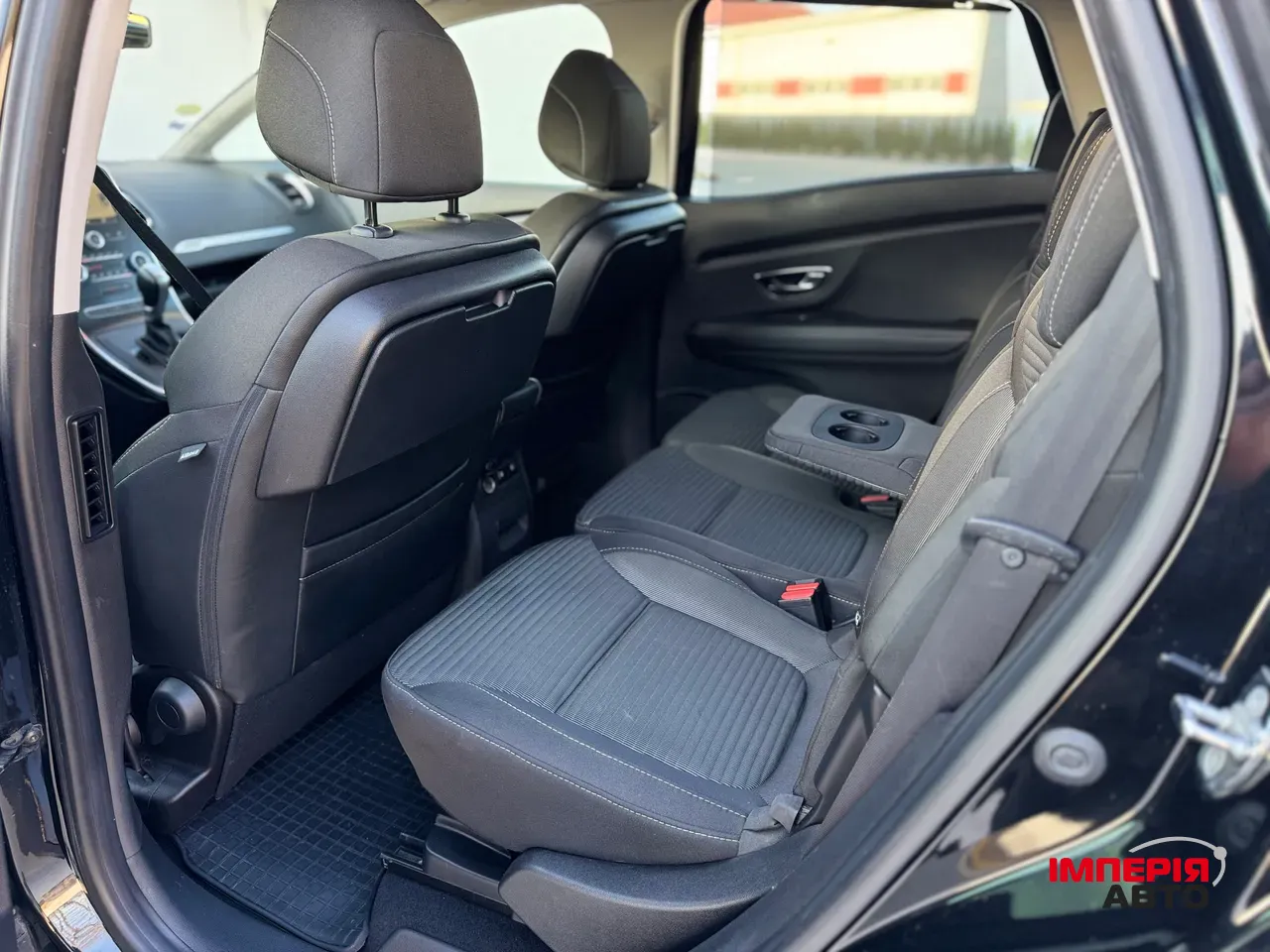 Renault Scenic - фото 18