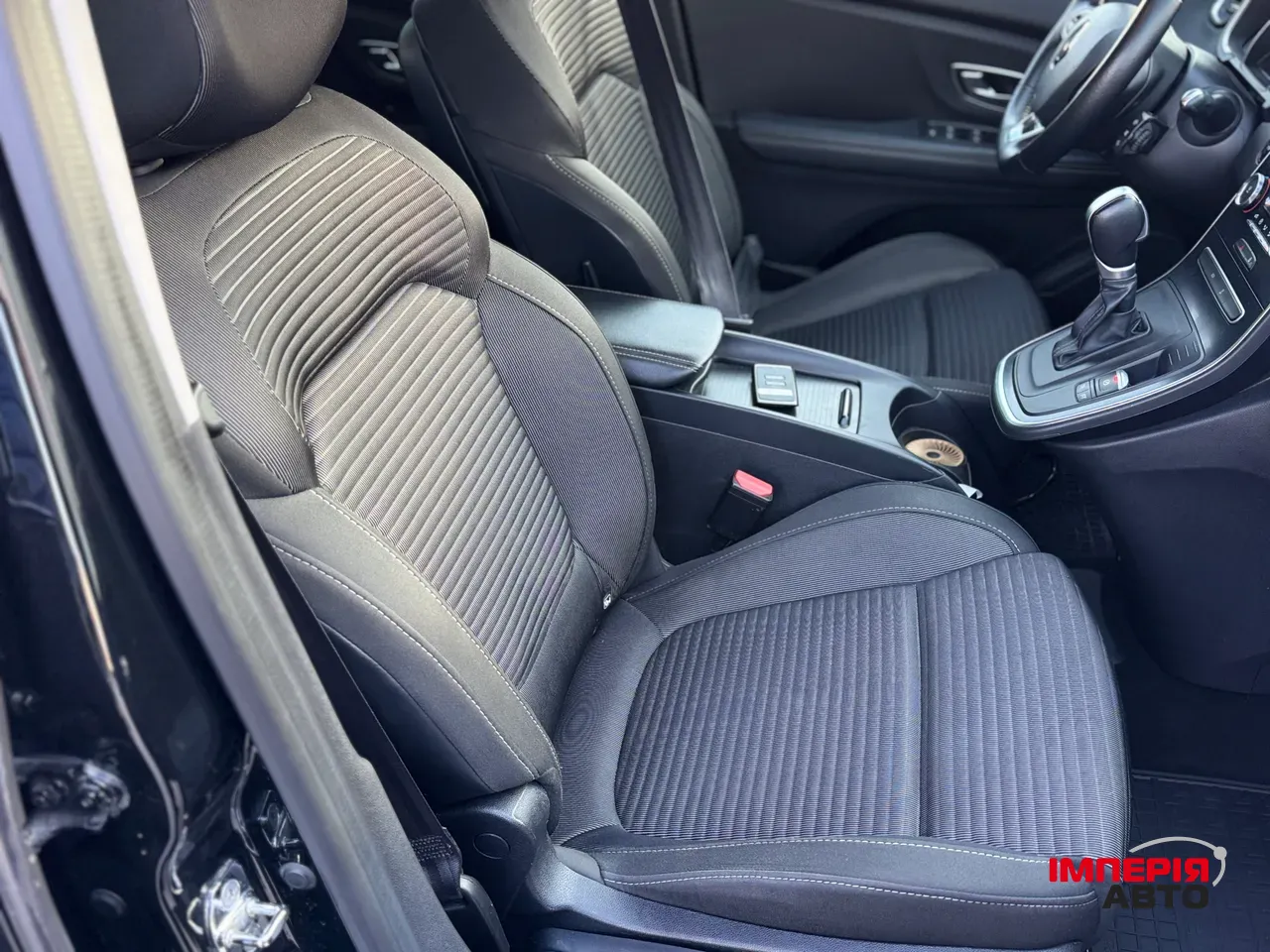 Renault Scenic - фото 30