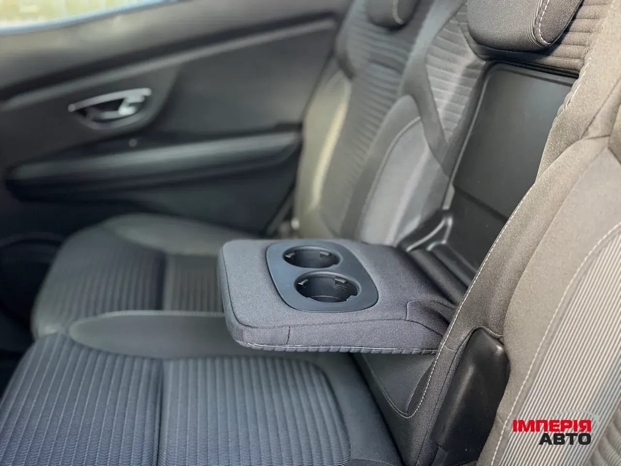 Renault Scenic - фото 22