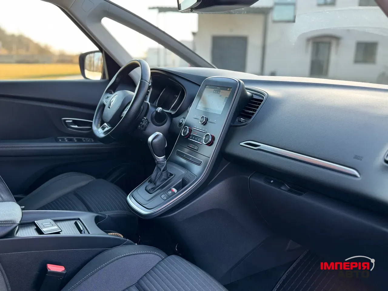 Renault Scenic - фото 28