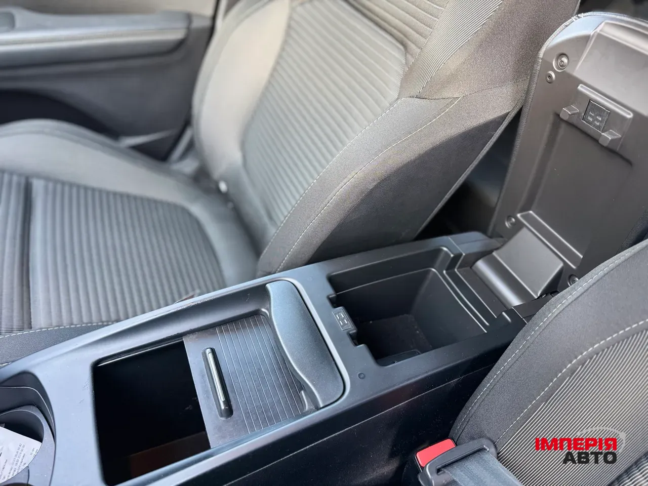 Renault Scenic - фото 16