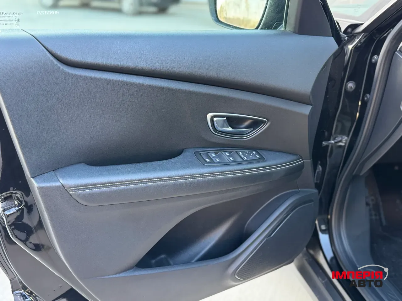 Renault Scenic - фото 12