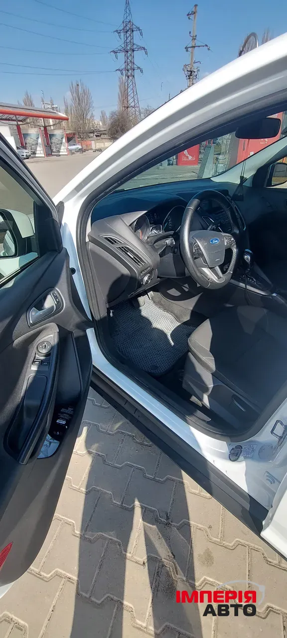 Ford Focus - фото 6