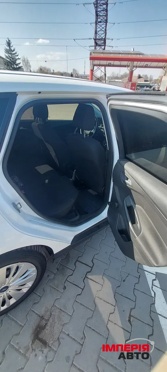 Ford Focus - фото 4