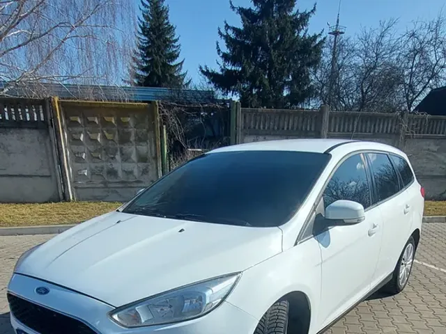 Ford Focus - фото 1