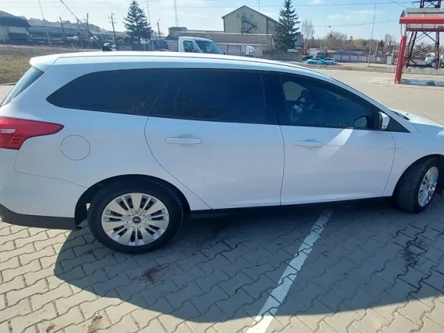 Ford Focus - фото 5